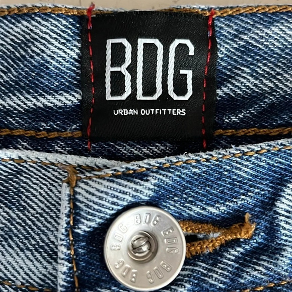 Urban Outfitters Dad Slim Taper Fit Jeans - Size 30x32 - Picture 4 of 9